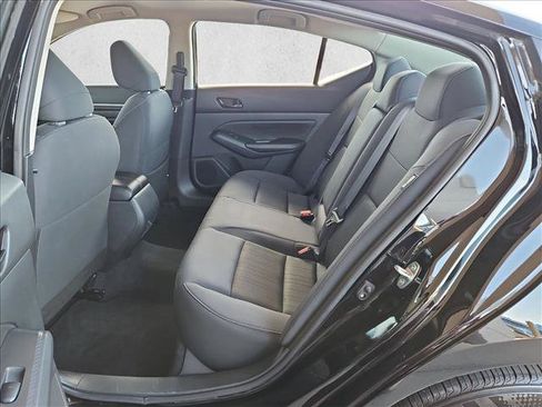 Used 2025 Nissan Altima 2.5 SV FWD image 17