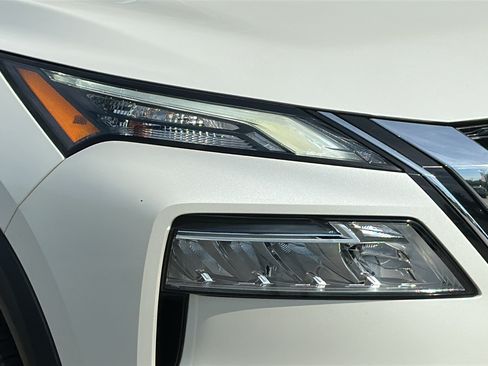 Certified 2023 Nissan Rogue SV AWD/4WD image 4