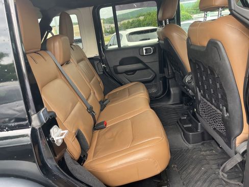 Used 2021 Jeep Wrangler Unlimited Rubicon AWD/4WD image 33