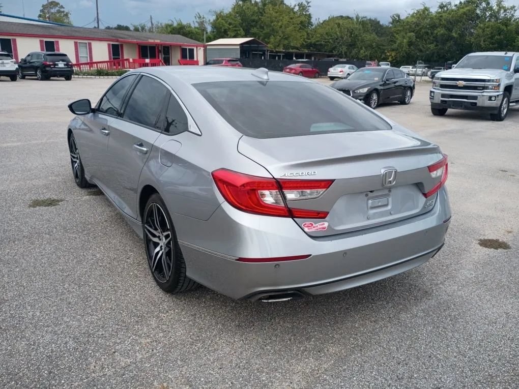 Used 2021 Honda Accord Touring image 3