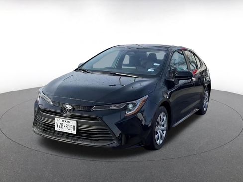 Used 2025 Toyota Corolla LE image 7