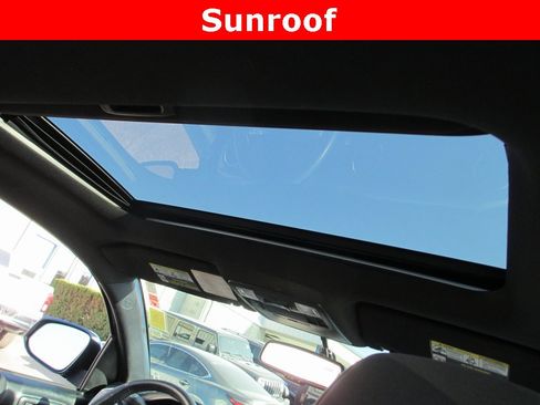 Used 2017 Toyota Tacoma TRD Sport image 14