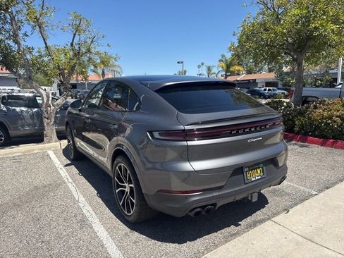 Used 2024 Porsche Cayenne Coupe image 8