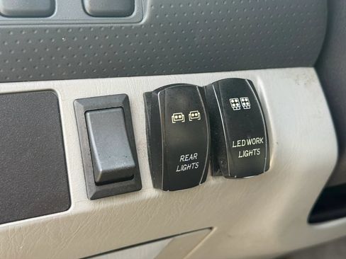 Used 2007 Toyota Tacoma PreRunner w/ SR5 Pkg #1 RWD image 12