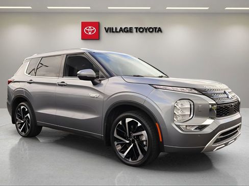 Used 2023 Mitsubishi Outlander SEL AWD/4WD image 7