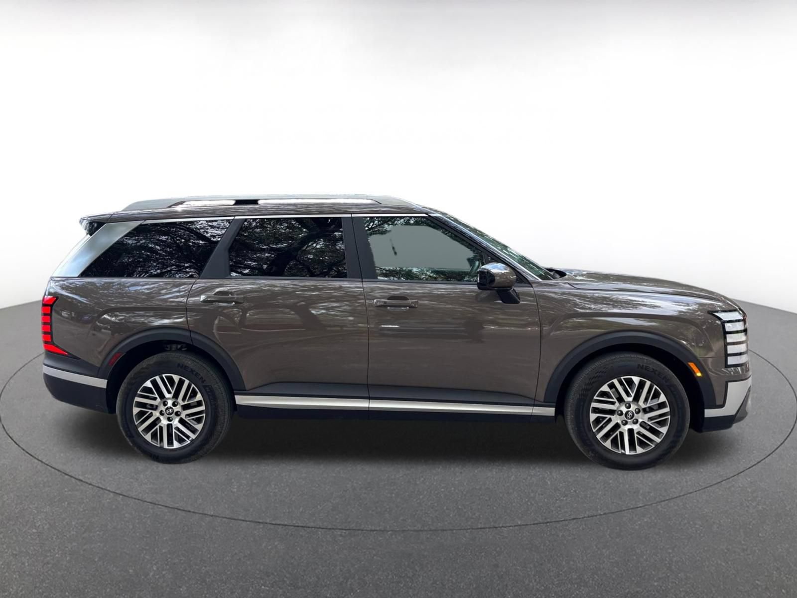 Used 2026 Hyundai Palisade SEL FWD image 13