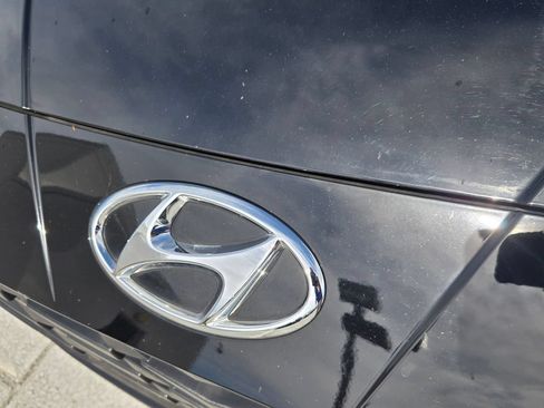 Used 2023 Hyundai Elantra SEL FWD image 11