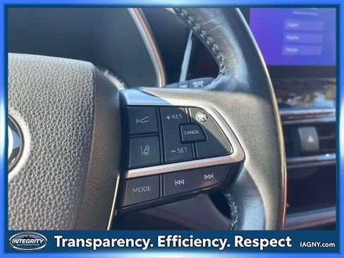 Certified 2023 Toyota Highlander XSE image 24