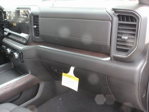 New 2026 GMC Sierra 3500 SLT w/ SLT Premium Package image 30