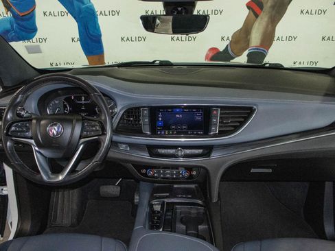 Used 2024 Buick Enclave Premium image 3