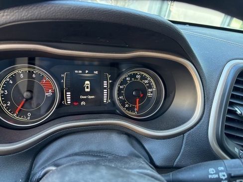 Used 2016 Jeep Cherokee Latitude w/ Cold Weather Group image 8