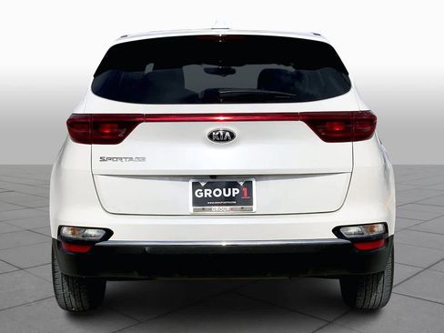 Used 2022 Kia Sportage LX image 4