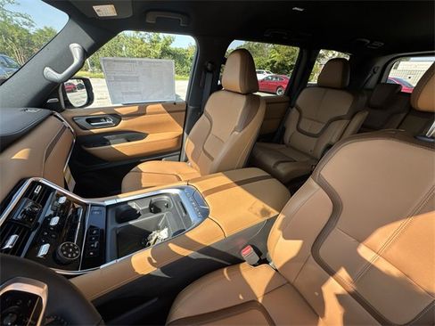 New 2025 Nissan Armada SL w/ Captain's Chari Seat Package image 20