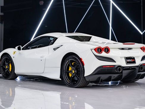 Used 2022 Ferrari F8 Tributo RWD image 22