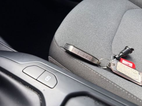 Used 2025 Kia K4 LXS image 18