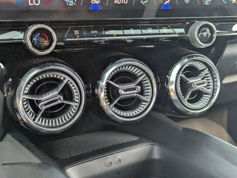 Used 2025 Chevrolet Blazer EV LT image 30