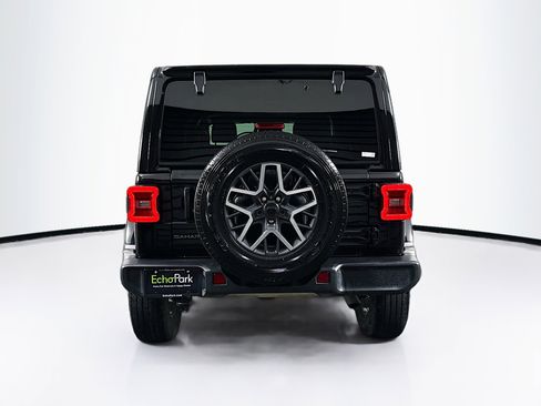 Used 2025 Jeep Wrangler Unlimited Sahara AWD/4WD image 7