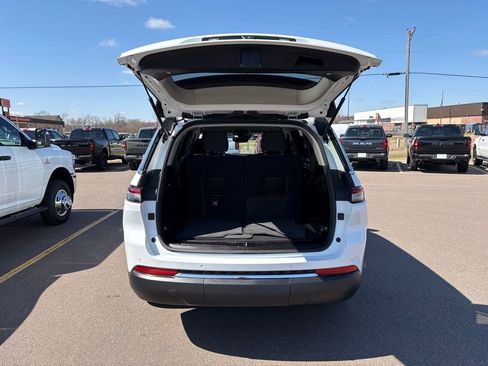 Certified 2023 Jeep Grand Cherokee L Laredo image 6