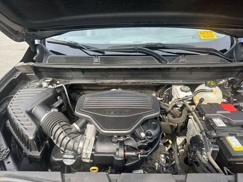 Used 2023 GMC Acadia AT4 w/ Technology Package AWD/4WD image 31