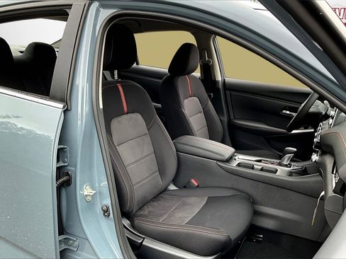 New 2025 Nissan Sentra SR image 10