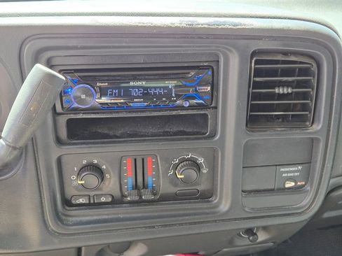 Used 2004 Chevrolet Silverado 1500 W/T image 10