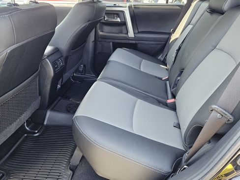 Used 2021 Toyota 4Runner SR5 Premium w/ Moonroof Package AWD/4WD image 10