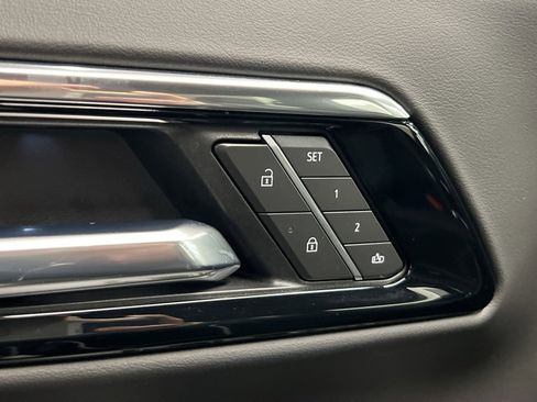 Used 2025 Chevrolet Tahoe LT image 29