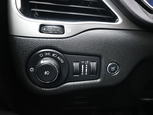 Used 2022 Jeep Cherokee Limited w/ Elite Package AWD/4WD image 27