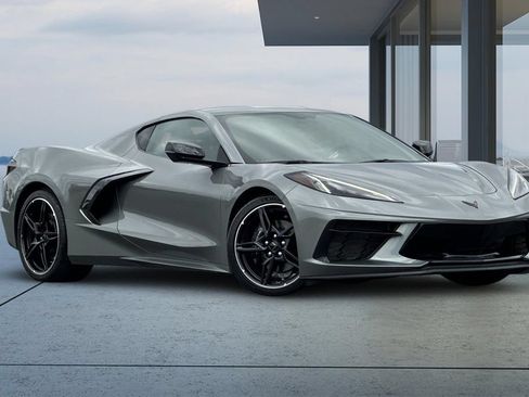 Used 2022 Chevrolet Corvette Stingray Coupe w/ 1LT RWD image 2