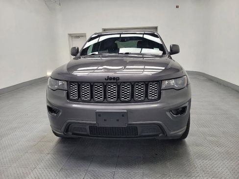 Used 2020 Jeep Grand Cherokee Altitude image 15