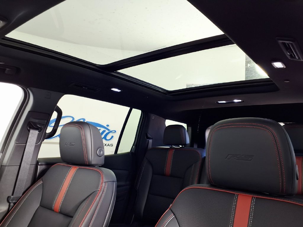 New 2027 Chevrolet Traverse RS AWD/4WD image 14