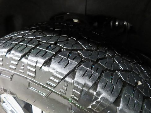 Used 2024 GMC Sierra 2500 Denali image 7