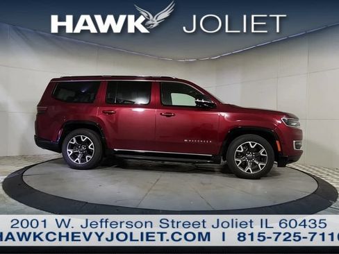 Used 2024 Jeep Wagoneer Series III AWD/4WD image 8