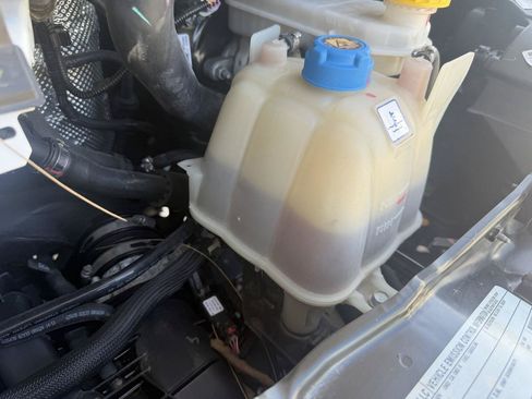 Used 2025 RAM ProMaster 2500 w/ Safety Group FWD image 23