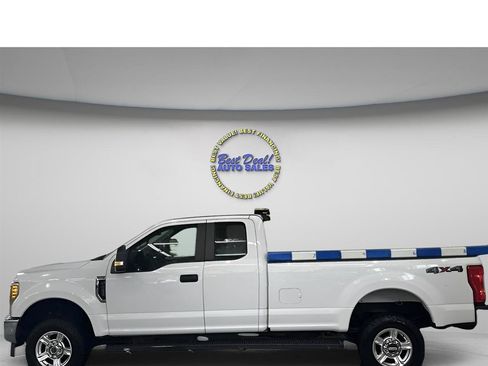 Used 2017 Ford F250 XL w/ Power Equipment Group AWD/4WD image 3