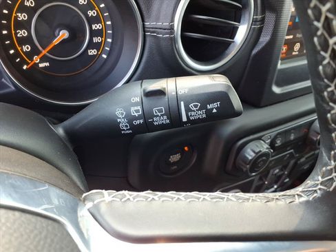 Used 2021 Jeep Wrangler Unlimited Sahara w/ Cold Weather Group AWD/4WD image 21