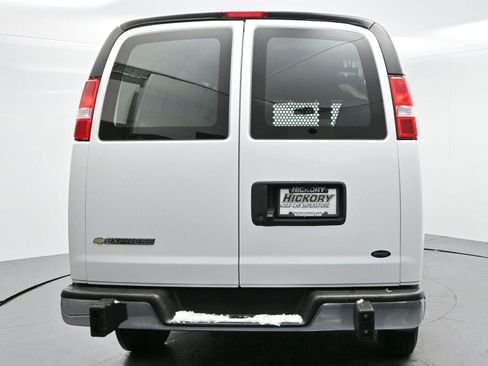 Used 2023 Chevrolet Express 2500 w/ Driver Convenience Package image 6