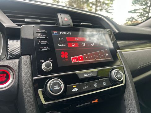 Used 2020 Honda Civic Sport image 11