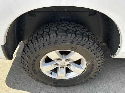 Used 2019 RAM 1500 Classic SLT image 4