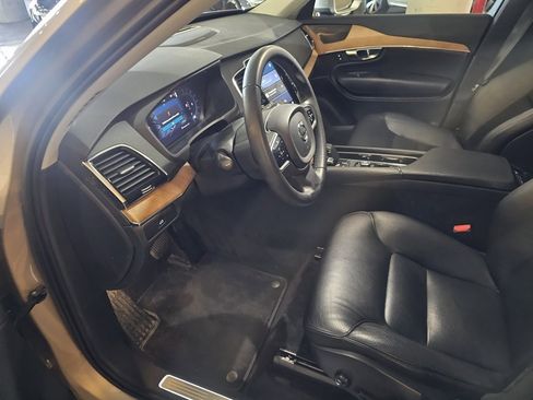 Certified 2023 Volvo XC90 B6 Plus image 17