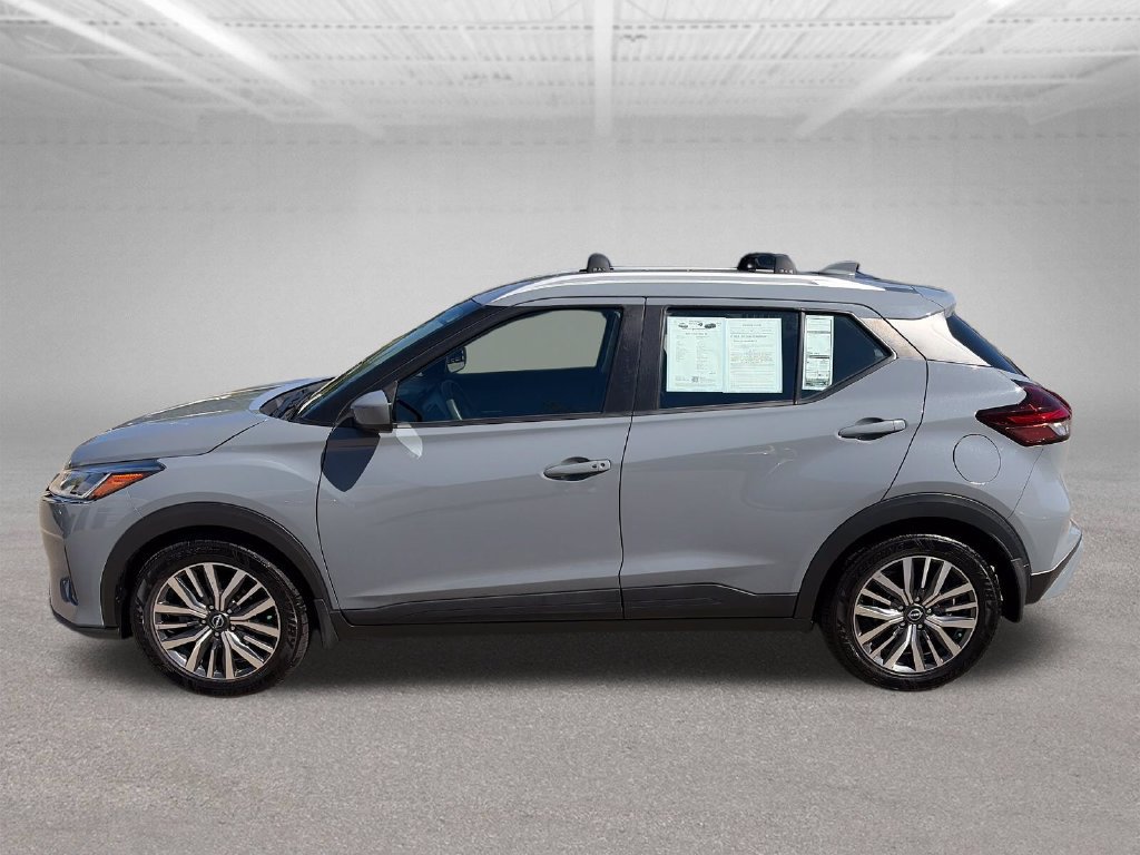 Used 2024 Nissan Kicks SV w/ Exterior Package FWD image 2