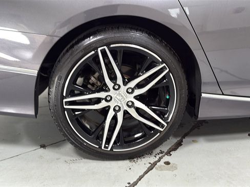 Used 2021 Honda Accord Touring image 22