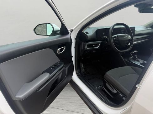 Certified 2025 Kia K4 FWD image 60
