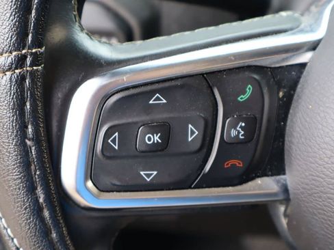 Used 2018 Jeep Wrangler Unlimited Sahara AWD/4WD image 10