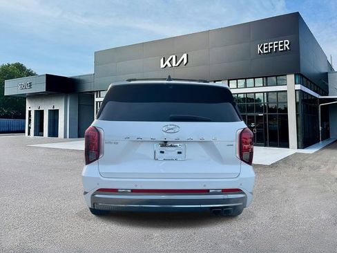 Used 2023 Hyundai Palisade Calligraphy image 7