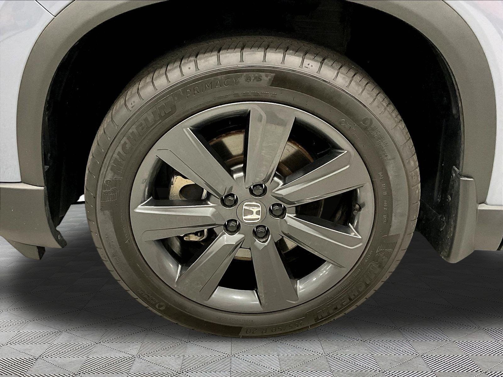 Used 2025 Honda Pilot Sport image 34
