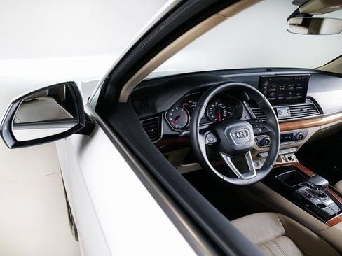 Certified 2023 Audi Q5 2.0T Premium w/ Convenience Package image 24