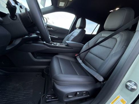 New 2026 Chevrolet Equinox LT w/ Convenience Package II image 17