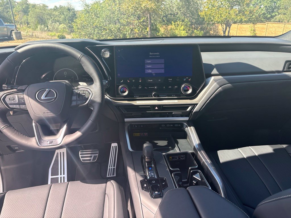 Used 2026 Lexus TX 500h AWD image 16
