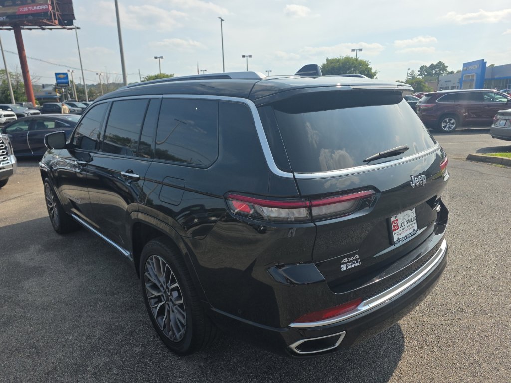 Used 2023 Jeep Grand Cherokee L Summit AWD/4WD image 7
